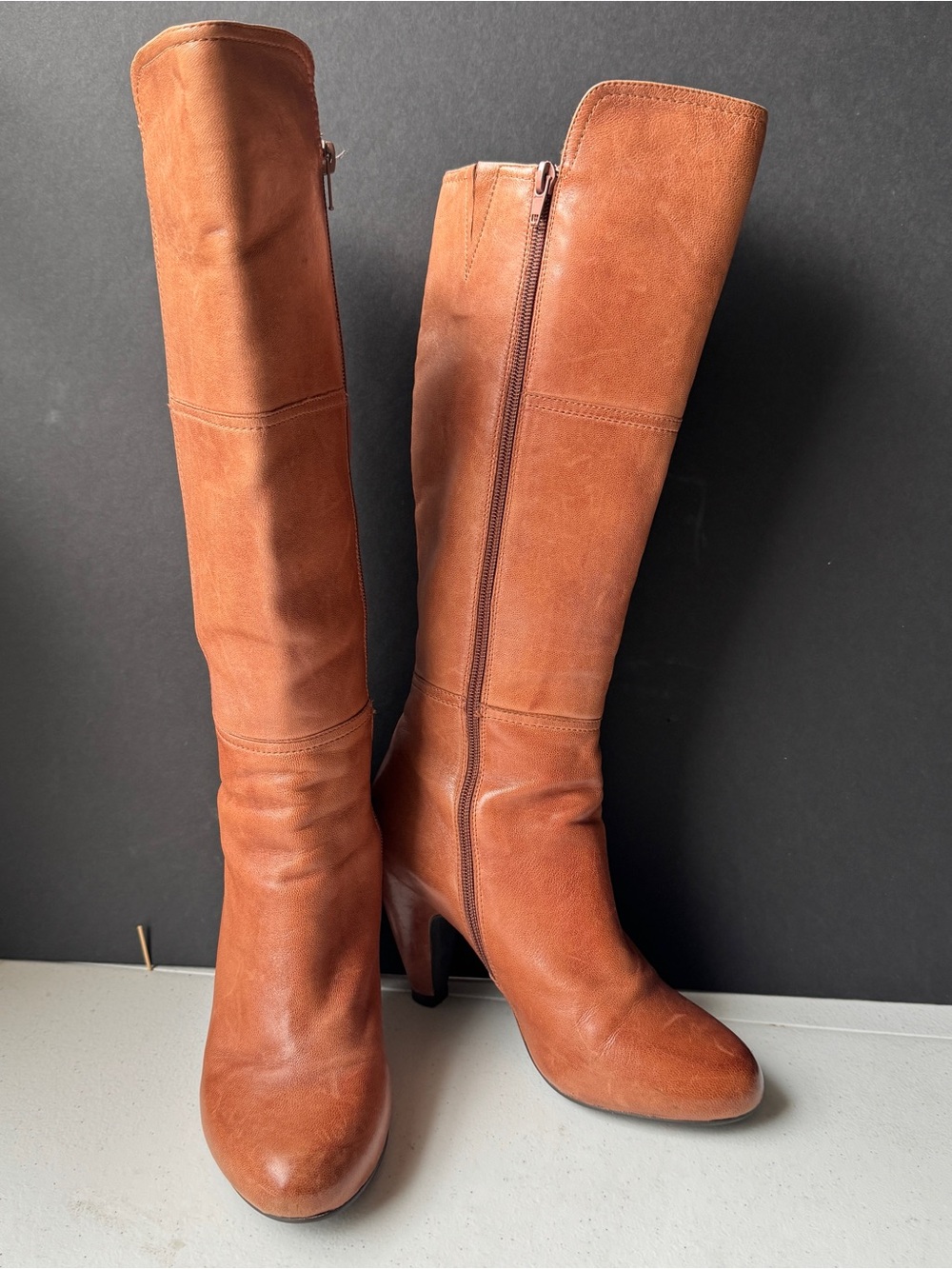 MIZ MOOZ FLYNN KNEE HIGH BROWN LEATHER BOOTS WOMENS SIZE 7.5 SIDE ZIP HEELED - Picture 5 of 13